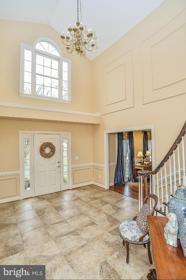 6185 Snowhill Ct, Centreville, VA 20120 - photo 4