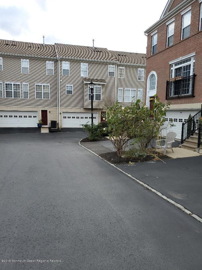 367 TH EXTERIOR