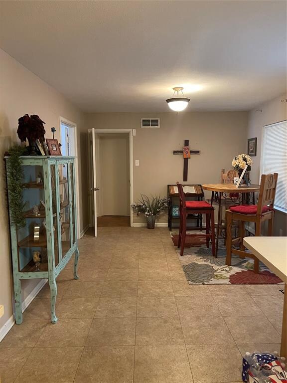 Eat In Kitchen Dining Area