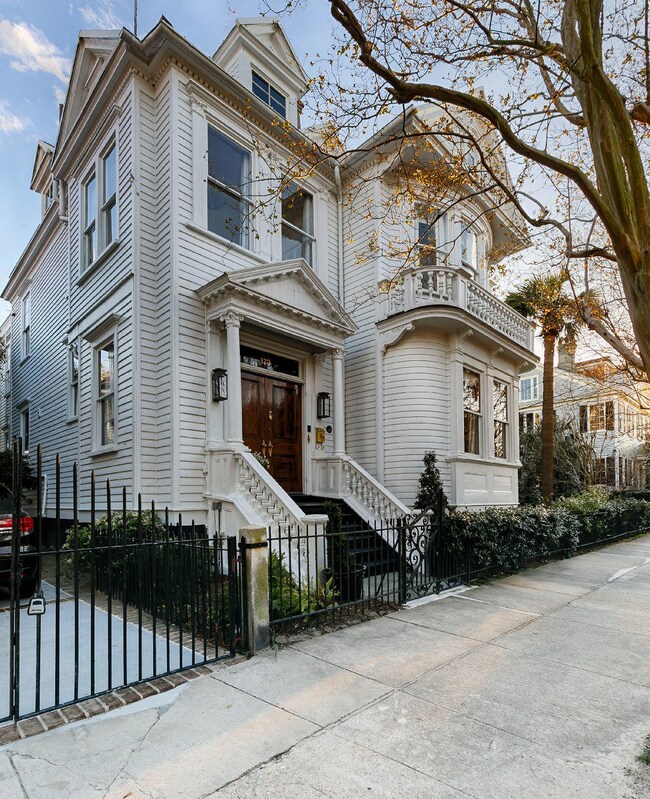 Broad Street Facade