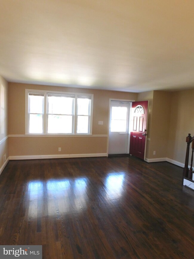 3417 Pinewood Ave, Baltimore, MD 21206 - photo 3