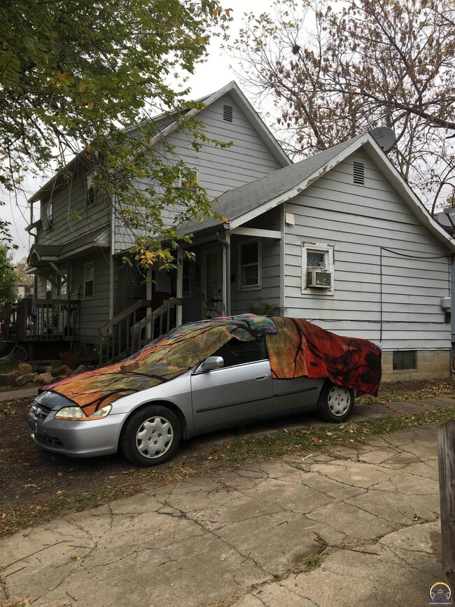 634 SW Polk St, Topeka, KS 66603 - photo 4