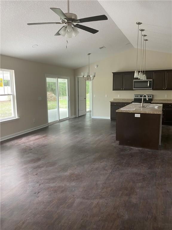 Living Room / Kitchen