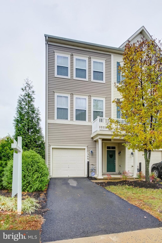 3091 Chinkapin Oak Ln unit 49, Woodbridge, VA 22191 - photo 2