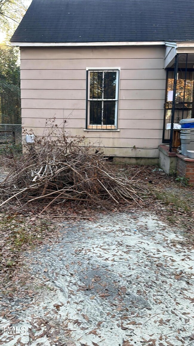 516 Mayview St, Fayetteville, NC 28306 - photo 4