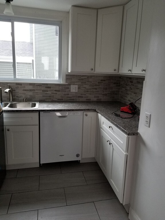 599 Lexington St unit 1, Waltham, MA 02452 - photo 2