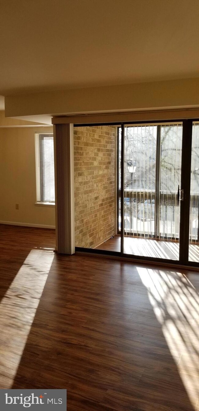 10547 Twin Rivers Rd unit C1, Columbia, MD 21044 - photo 5