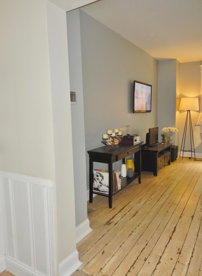 871 S Lazelle St, Columbus, OH 43206 - photo 4