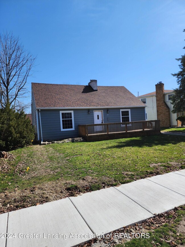 2511 Fairfax Rd, Lansing, MI 48910 - photo 3