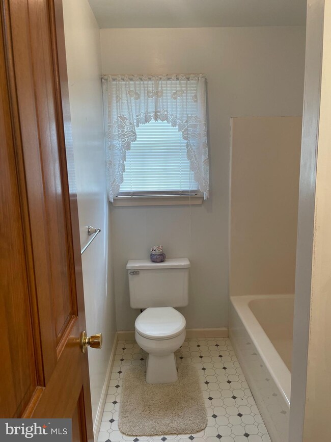 62 E Clayton Ave, Clayton, NJ 08312 - photo 6