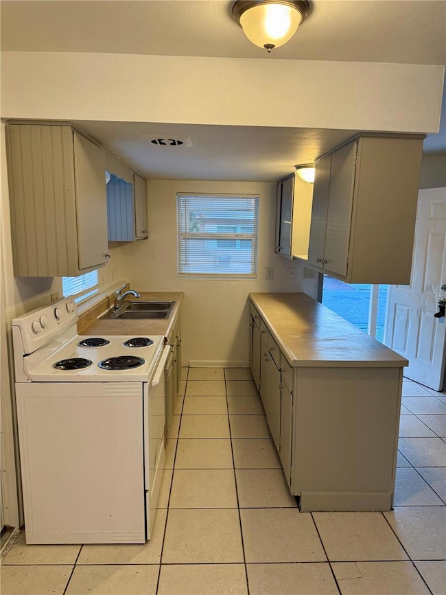 908 Beverly Ave unit A, Largo, FL 33770 - photo 2