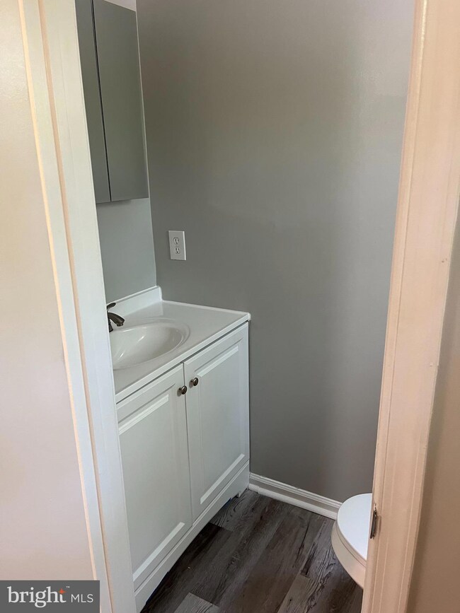 4184 Pleasant Meadow Ct unit 103E, Chantilly, VA 20151 - photo 4