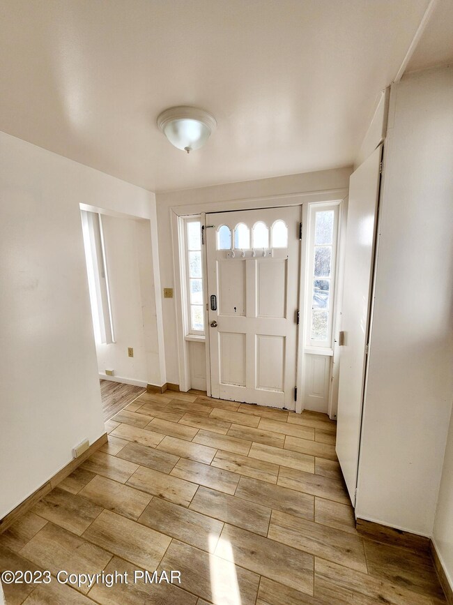 716 W Lackawanna Ave unit BF, Blakely, PA 18447 - photo 3