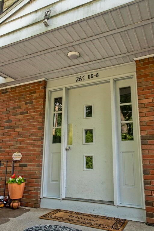 267 Chicopee St unit 5, Chicopee, MA 01013 - photo 4