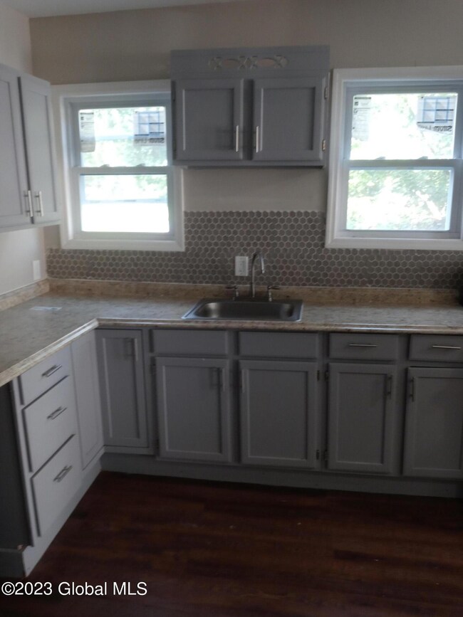 205 N Lake Ave unit 1st, Albany, NY 12206 - photo 3