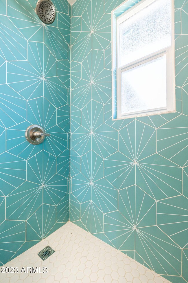 3412N27thSt-7