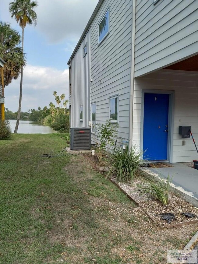 1226 Lakeside Blvd unit A & B, Brownsville, TX 78520 - photo 3
