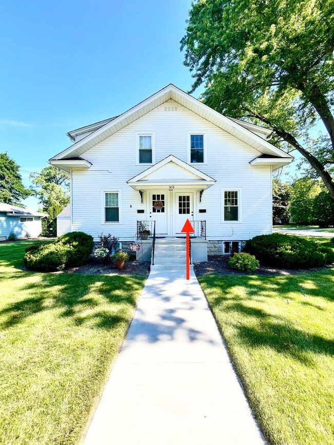 505 Illinois Ave unit B, Batavia, IL 60510 - photo 2