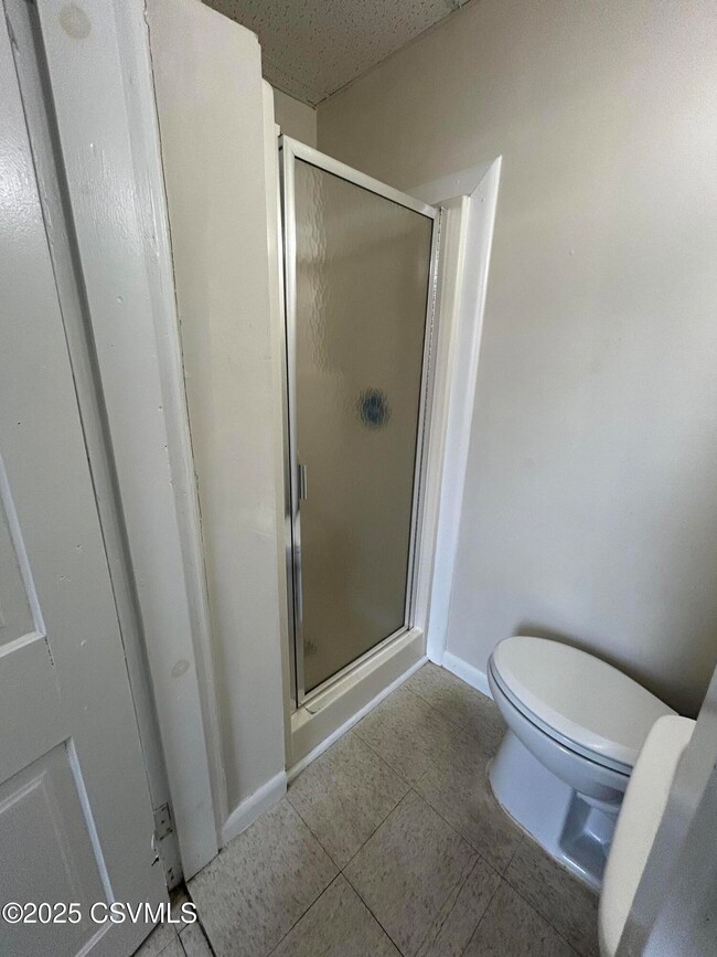 19 Walnut Apt 4 St, Milton, PA 17847 - photo 5