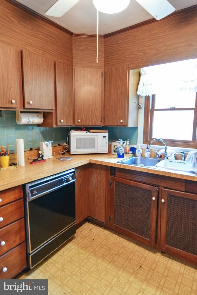 10386 Cavey Ln, Woodstock, MD 21163 - photo 5