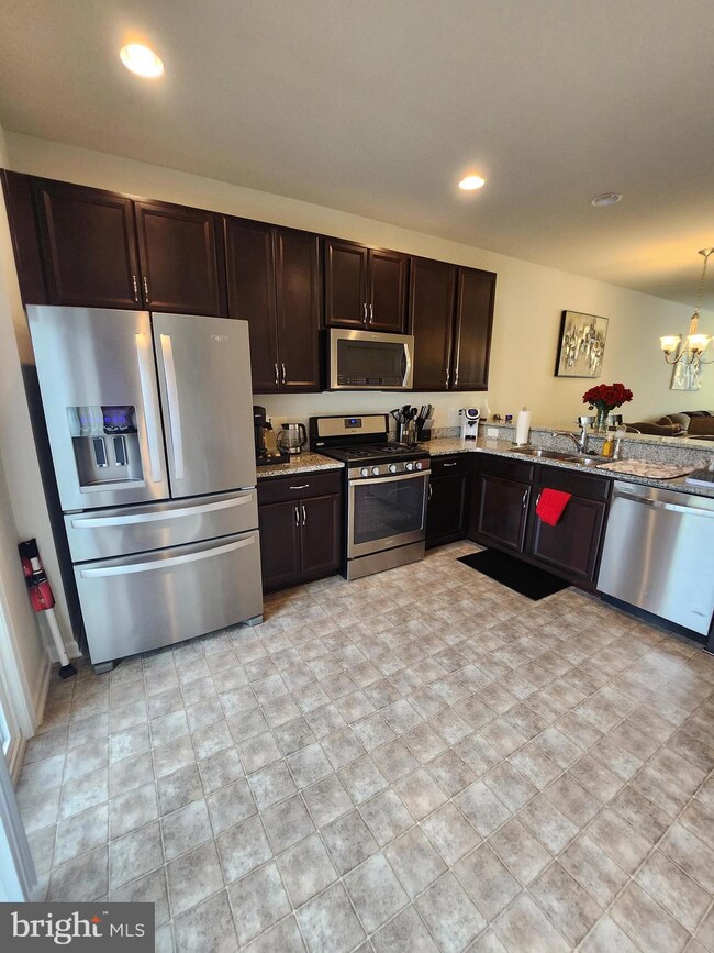 17027 Gibson Mill Rd, Dumfries, VA 22026 - photo 6