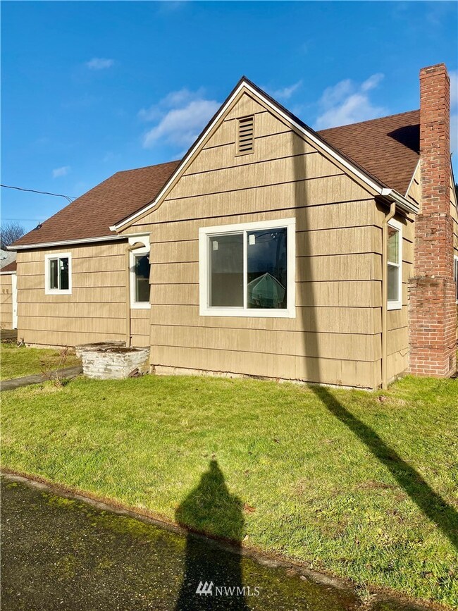 742 SW Mcfadden Ave, Chehalis, WA 98532 - photo 5