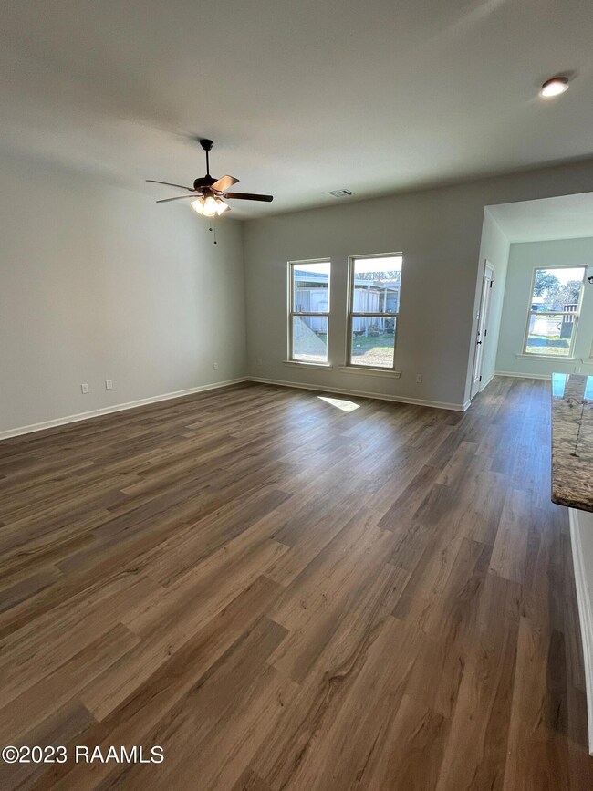 002 LIVING ROOM