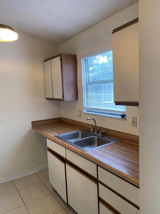 5123 Indian Lakes Ct unit 2, Jacksonville, FL 32210 - photo 4