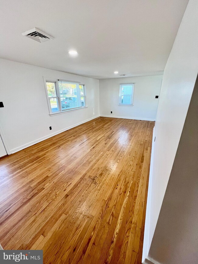 857 S Grant St, Palmyra, PA 17078 - photo 3