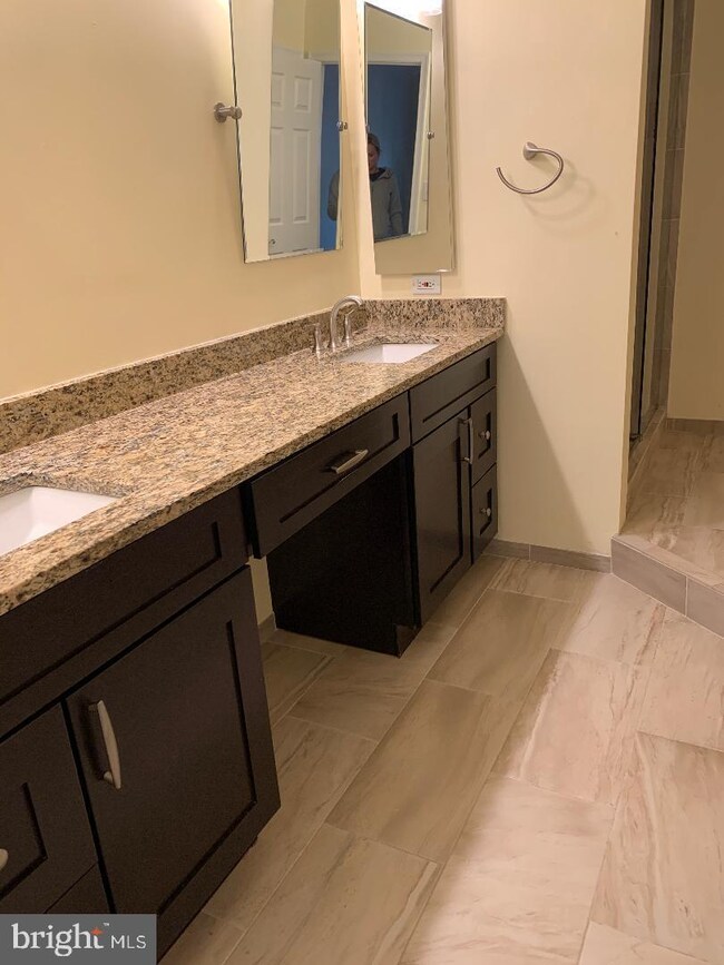 8309 Turnberry Ct, Potomac, MD 20854 - photo 5