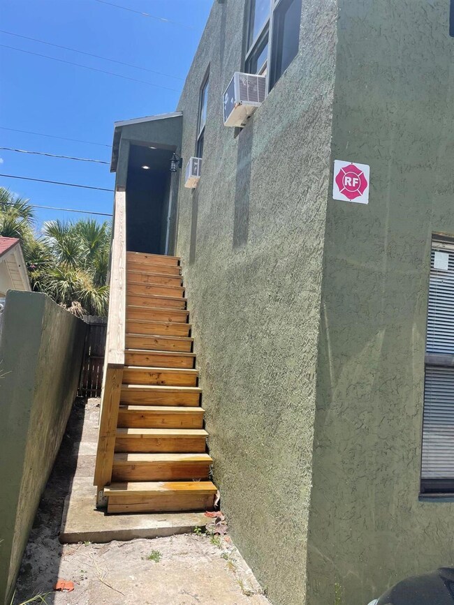 432 15th St unit 2, West Palm Beach, FL 33401 - photo 2