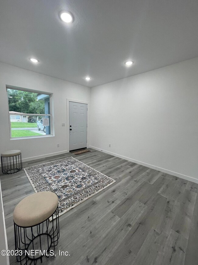 4728 Irvington Ave, Jacksonville, FL 32210 - photo 3