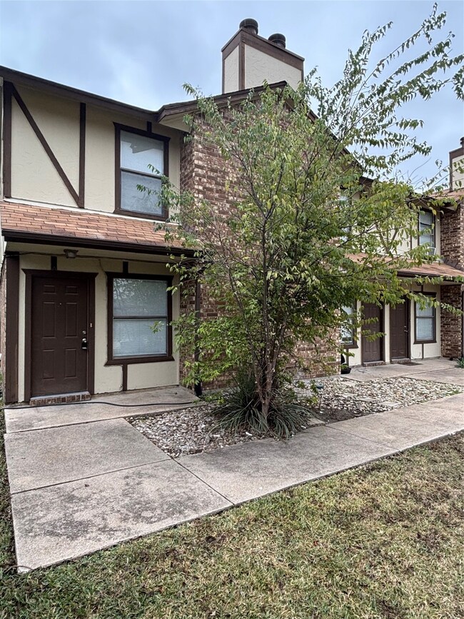 801 Bluebonnet Dr unit A, Keller, TX 76248 - photo 2