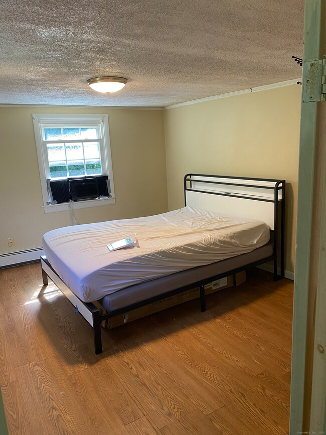 70 Walnut St, Putnam, CT 06260 - photo 5