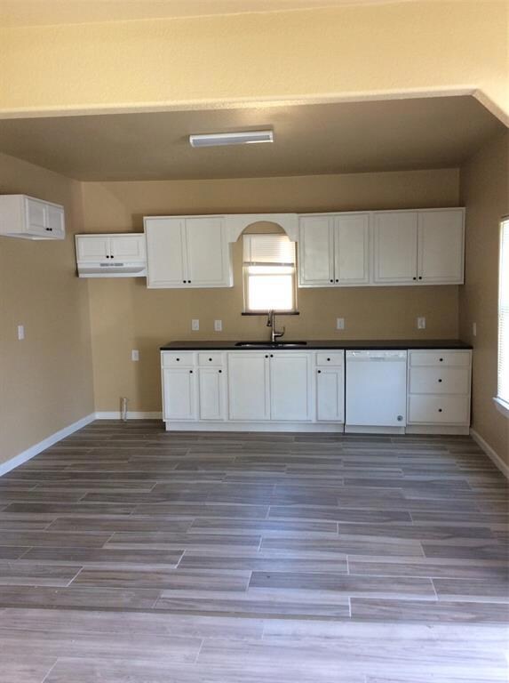 415 N Brazos Ave, Cleburne, TX 76031 - photo 2