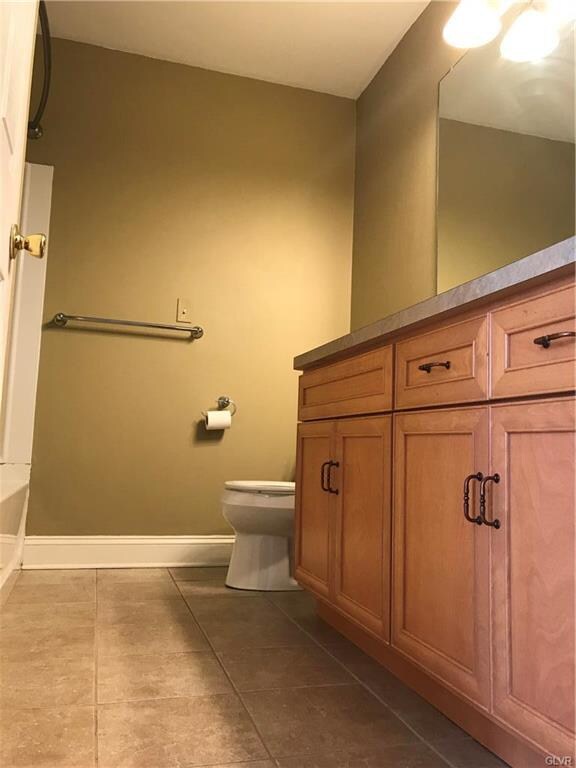 1783 Chateau Place unit c, Easton, PA 18045 - photo 3