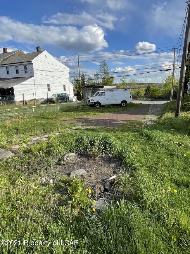 466 W Broad St, Hazleton, PA 18201 - photo 3