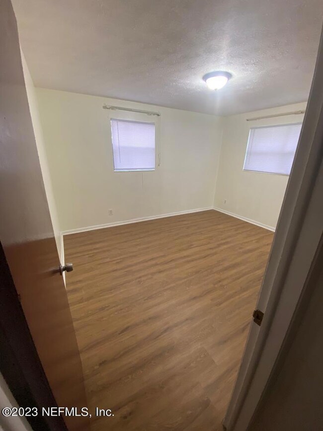 2231 Betsy Dr, Jacksonville, FL 32210 - photo 7