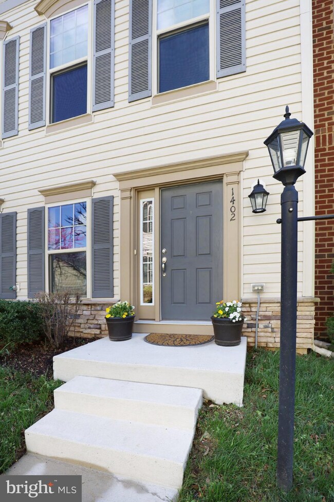 1402 Occoquan Heights Ct, Occoquan, VA 22125 - photo 3