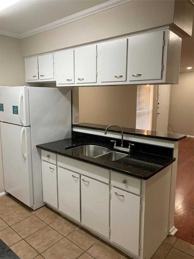 1412 Hawthorne St unit 6, Houston, TX 77006 - photo 7