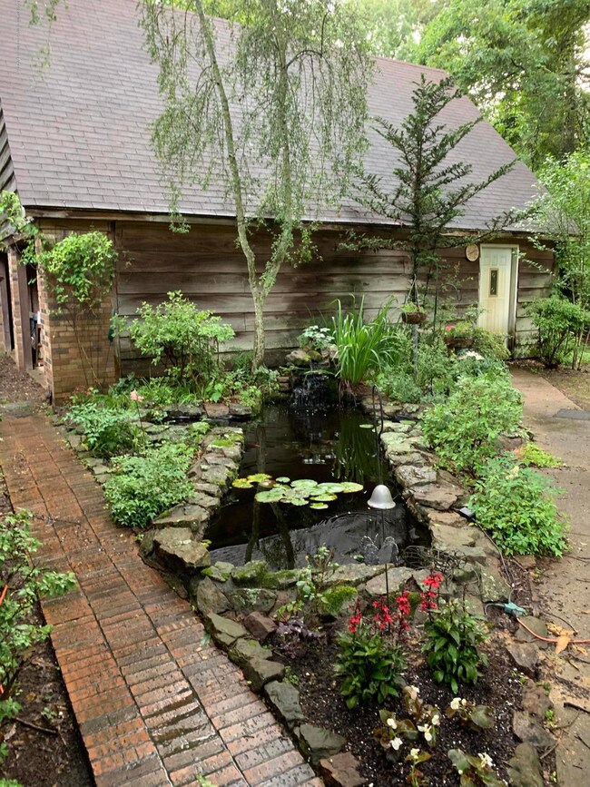 03934288-3FD6-4A9C-AD9A-5F2B0B83D552