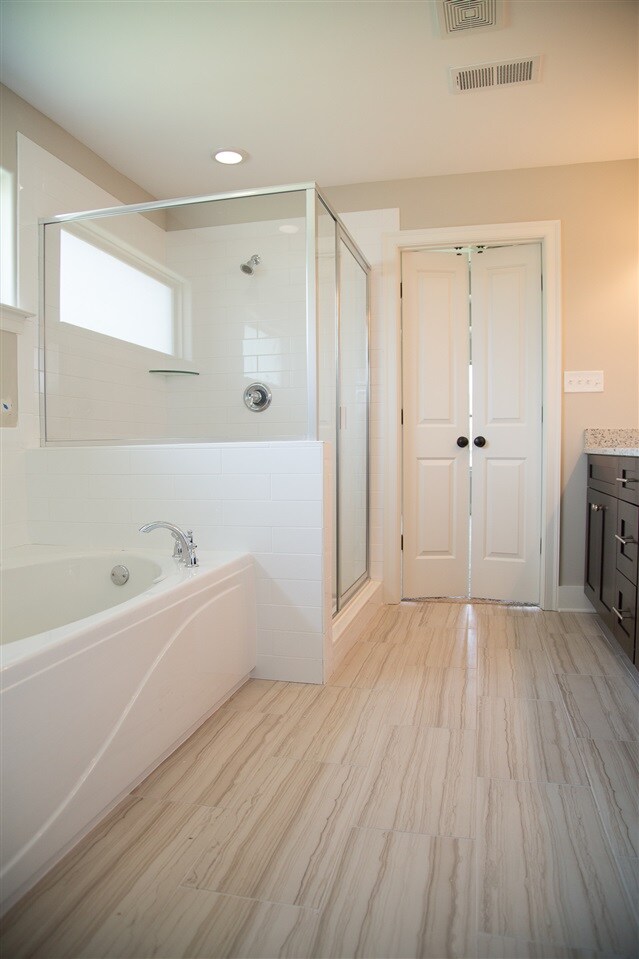 310 Burton Place Dr, Oakland, TN 38060 - photo 2