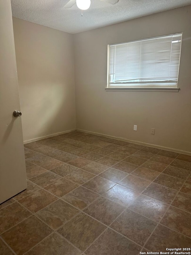 2129 Pat Booker Rd unit 11, Universal City, TX 78148 - photo 6