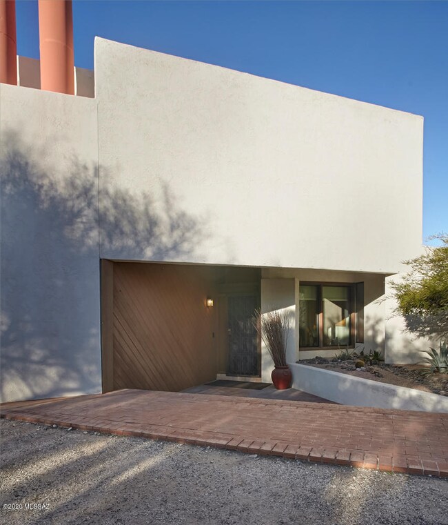 2301 E Greenlee Rd, Tucson, AZ 85719 - photo 4