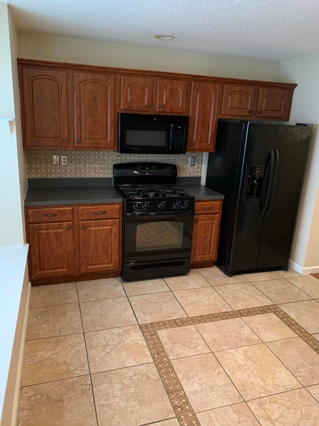 81 Madison Ct unit 71, Tinton Falls, NJ 07712 - photo 3