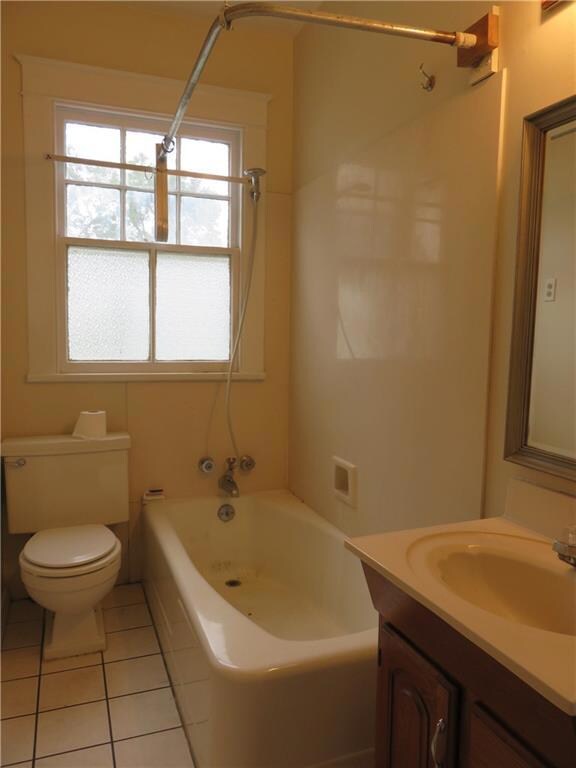 #306 Hall Bathroom