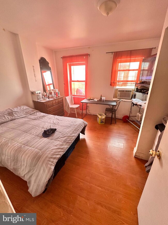 704 Mcclellan St, Philadelphia, PA 19148 - photo 6