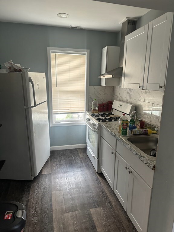 455 Dwelly St unit 3, Fall River, MA 02724 - photo 3