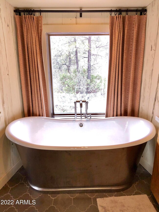 Master Tub