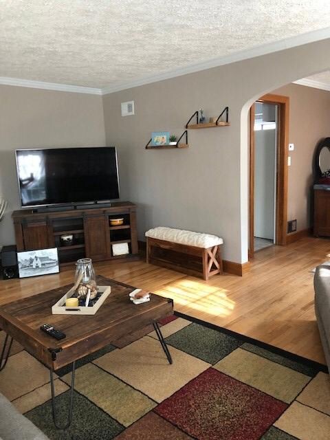 Living Rm to Dining Rm